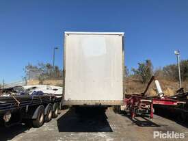 2004 Custom Tandem Axle Pantech Trailer - picture0' - Click to enlarge