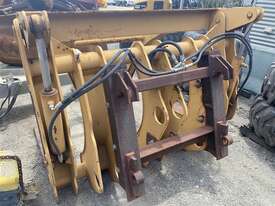 Loader Hydraulic Grab Attachment  - picture0' - Click to enlarge