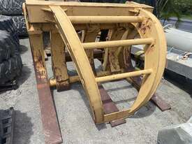 Loader Hydraulic Grab Attachment  - picture2' - Click to enlarge