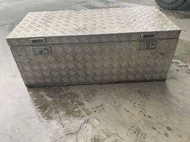 Aluminum Tool Box - picture0' - Click to enlarge