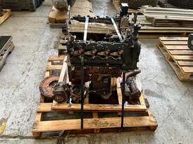 V8 LANDCRUISER MOTOR - picture0' - Click to enlarge