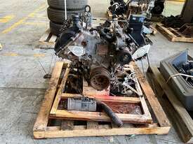 V8 LANDCRUISER MOTOR - picture0' - Click to enlarge