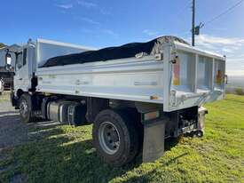 2022 UD PK18280 TIPPER TRUCK - picture1' - Click to enlarge