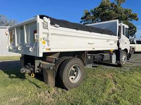 2022 UD PK18280 TIPPER TRUCK - picture2' - Click to enlarge