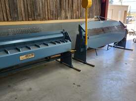  Sheetmetal Giullotine  - picture0' - Click to enlarge