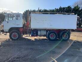 1991 Hino GS 22 Water Cart - picture2' - Click to enlarge