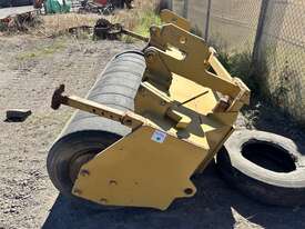 CAT Grader Roller - picture0' - Click to enlarge