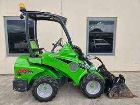 2019 Used Avant 423 Articulated Mini Loader - picture0' - Click to enlarge