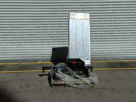 BAR Hydraulic Tailgate Lift - picture1' - Click to enlarge