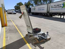 BAR Hydraulic Tailgate Lift - picture2' - Click to enlarge