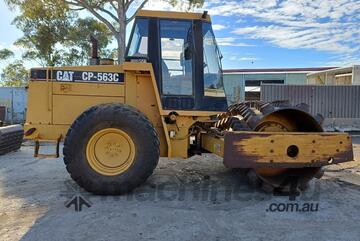 Caterpillar pad foot roller