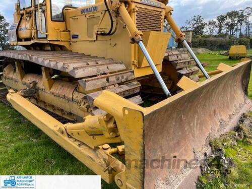 (6137) Komatsu DP53P Bull Dozer (Lillico, VIC)