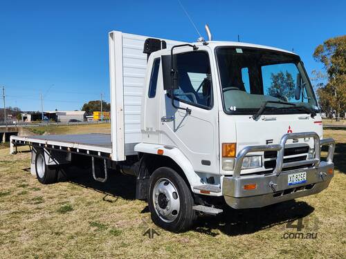  Mitsubishi Fuso Fighter FK600 4x2 Traytop Truck.