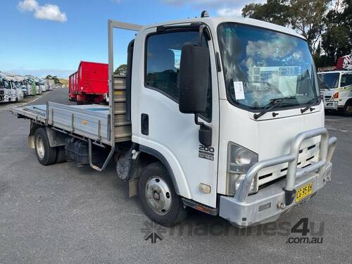 2010 Isuzu NPR 200 Table Top