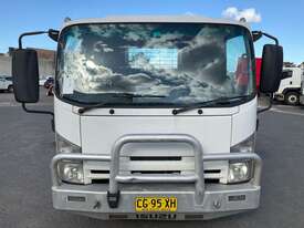 2010 Isuzu NPR 200 Table Top - picture0' - Click to enlarge