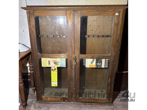 VINTAGE WOODEN GUN CABINET 