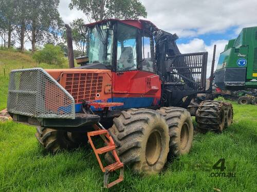 caption 2005 VALMET 890.2 8X8 FORWARDER