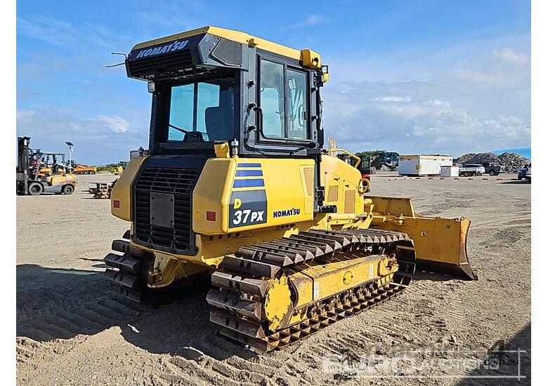 caption 2016 Komatsu D37PX-23