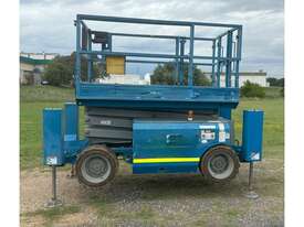 2004 GENIE SCISSOR LIFT - picture0' - Click to enlarge