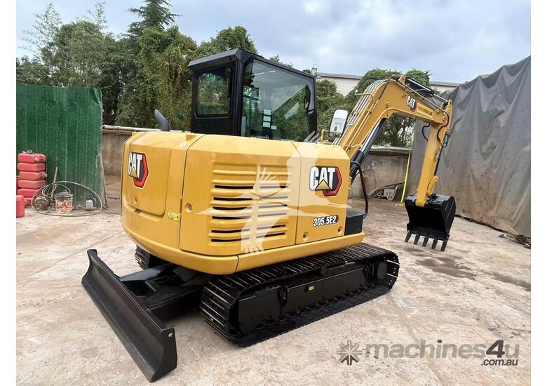 caption 2021 CATERPILLAR 305.5E2 24.10.08
