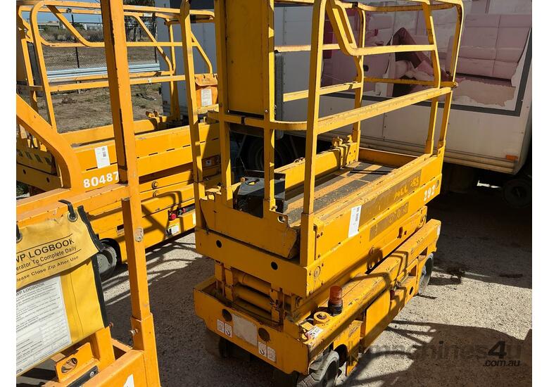 caption Scissor Lift