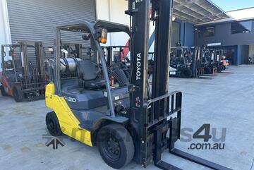 Toyota 8FG20 2.0t Forklift LPG Sideshift