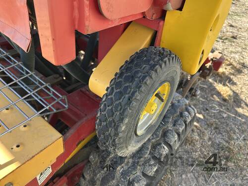 caption Duncan Engineering Renovator 19 Run Mark 3 Seed Drill