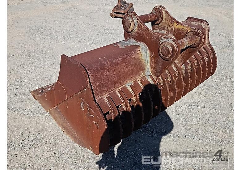 caption Oz 1750mm Skeleton Bucket to suit 20T Excavator, 450mm Centers, 330mm Ears, 80mm Pins