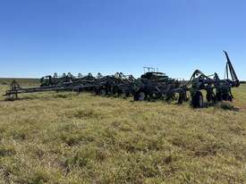 BOSS 80' PLANTER WITH 12T SEED BIN AND 2000L FERT  - picture0' - Click to enlarge