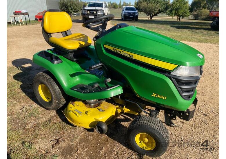 caption John Deere Ride on Mower