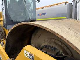 CAT CS12 CG Smooth Drum Roller - picture0' - Click to enlarge