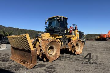 2017 Caterpillar 816K Trash Compactor