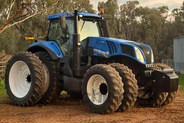 2017 New Holland T8.320 Tractor