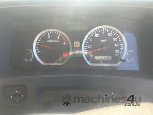 caption 2019 Isuzu NNR 45-150 Table Top