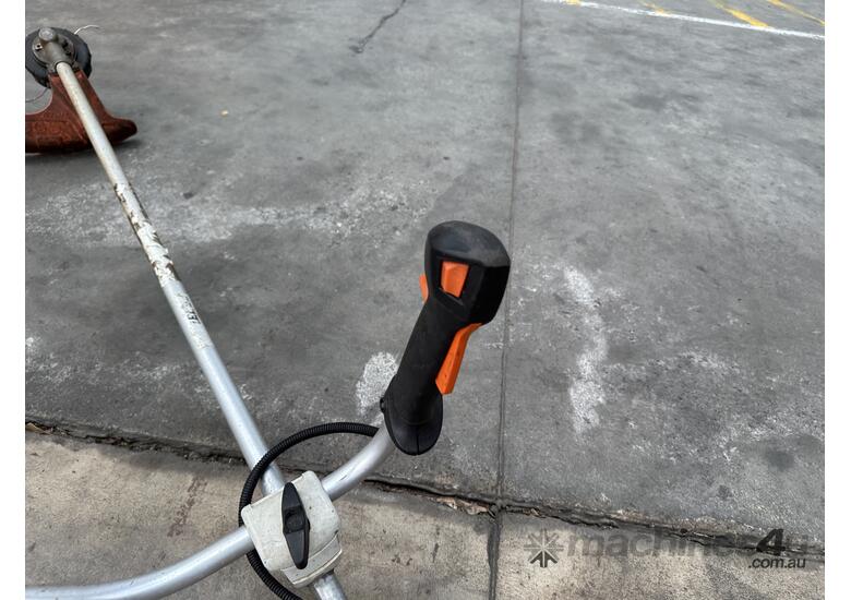 caption 1 x Stihl FS131 Edge Cutter