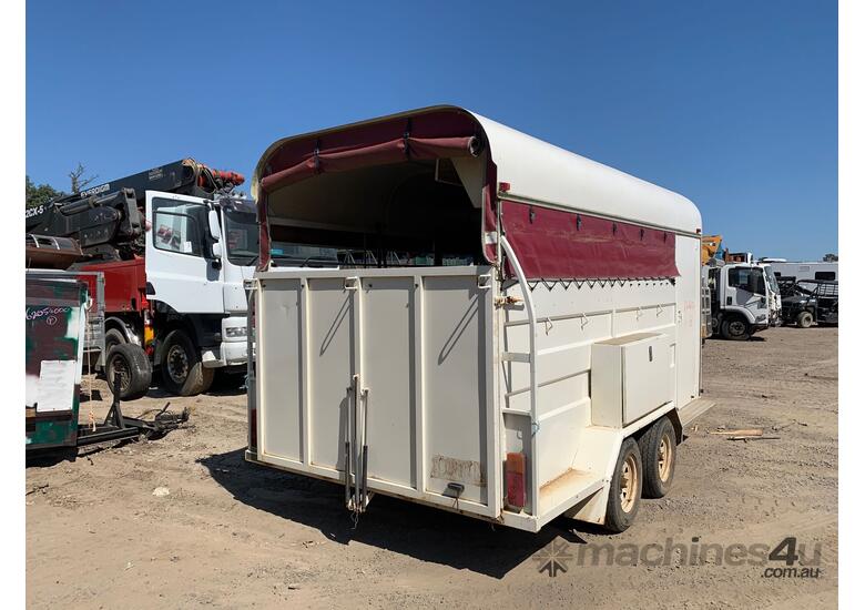 caption 2006 Smiff Industries Dual Axle Horse Float