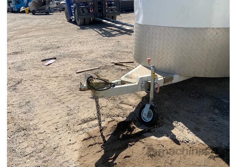 caption 2006 Smiff Industries Dual Axle Horse Float