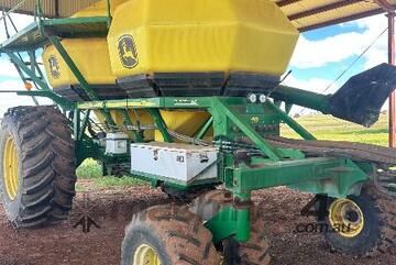 John Deere   AirSeeder cart