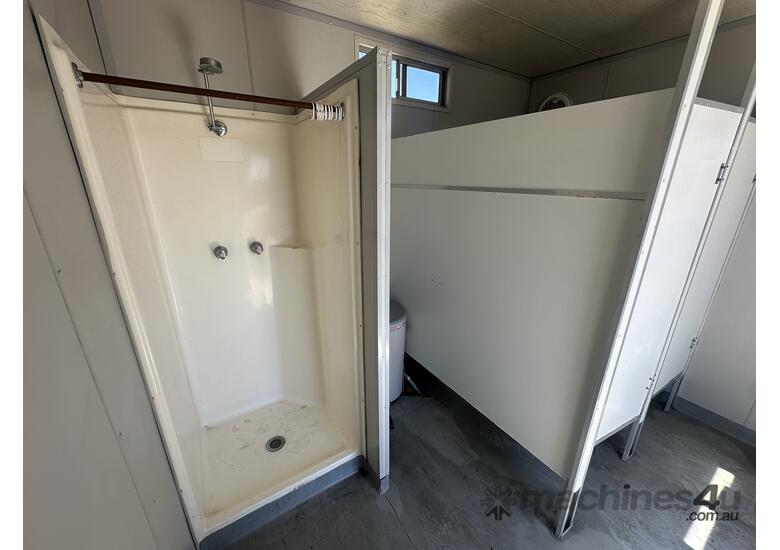 caption 1x Portable Ablution Block