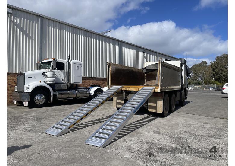 4.5m 3Tonne Heavy Duty Rubber Tyre,Rubber Track Machinery Loading Ramps
