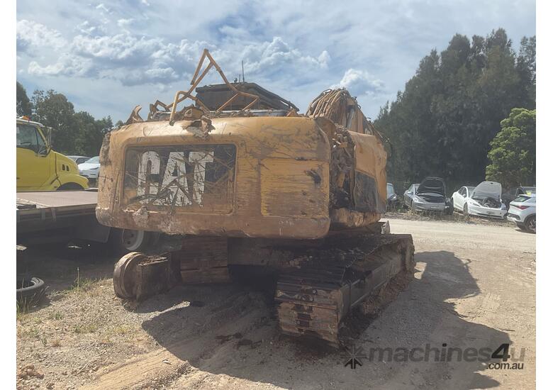 Caterpillar 320DL Excavator (Steel Tracked)