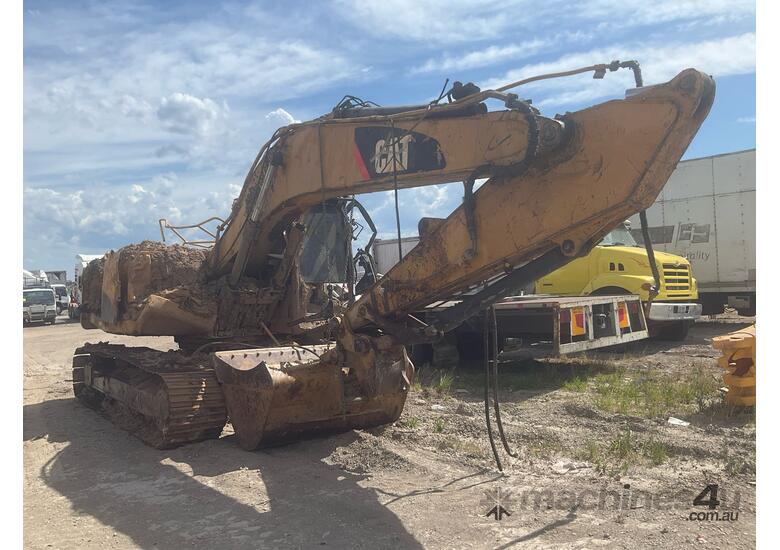 Caterpillar 320DL Excavator (Steel Tracked)