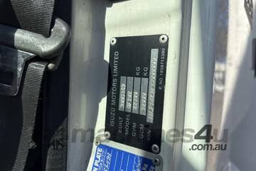 2004 Isuzu FVM 1400 Long 6x2 Curtainsider (22.5T GVM) (Eaton Manual)