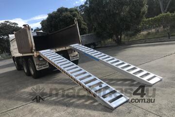 5.5m - 7Tonne Heavy Duty Rubber Track, Rubber Tyre Machinery Loading Ramps