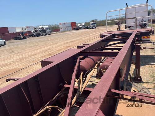 2017 Barker Heavy Duty Tri Axle Tri Axle Skel Trailer