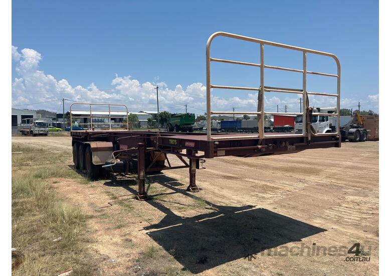 2017 Barker Heavy Duty Tri Axle Tri Axle Skel Trailer