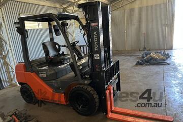 Toyota   Forklift 62-8fd25 2.5t