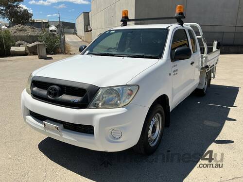 2011 Toyota Hilux SR 4x2 Extra Cab V6 Petrol W/Tailgate Loader