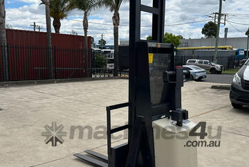 Crown 1T Walkie Stacker with 3.3m lift FOR SALE