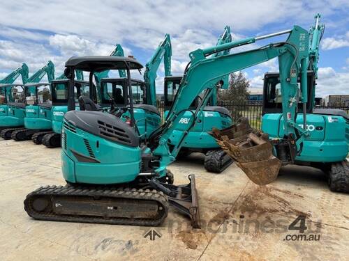 KOBELCO SK30SR-6 EXCAVATOR
